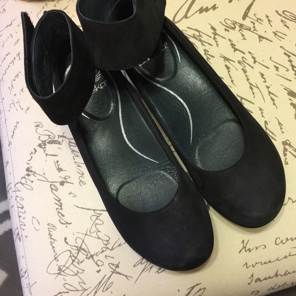 Dansko black suede shoes
